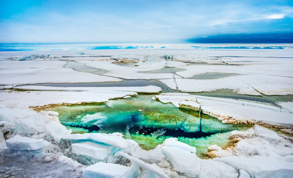 The Sea Ice Rips Apart